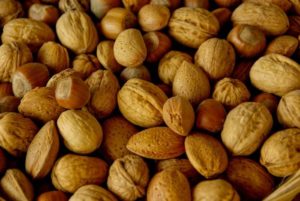 miele-e-frutta-secca Miele e Frutta secca aiutano ad integrare la dieta con proteine di origine vegetale e zuccheri semplice provenienti dal miele.