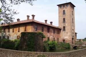 Miele Biologico a Milano. Il castello di Peschiera tra natura e cultura.